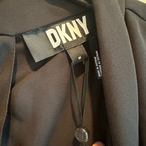 NWT DKNY Black Blouse, size M - Picture 5 of 12